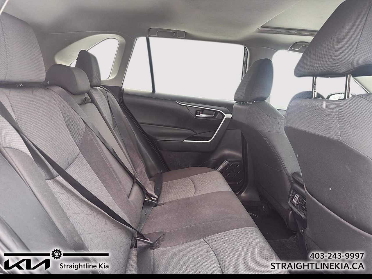 2025 Toyota RAV4 XLE-17