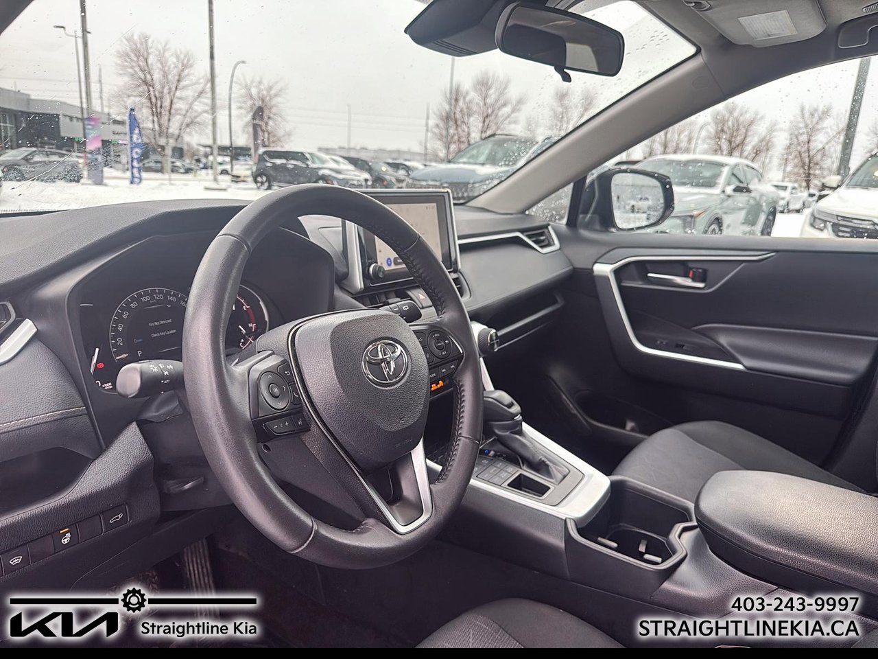 2025 Toyota RAV4 XLE-7