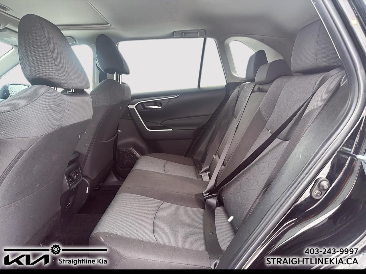 2025 Toyota RAV4 XLE-18