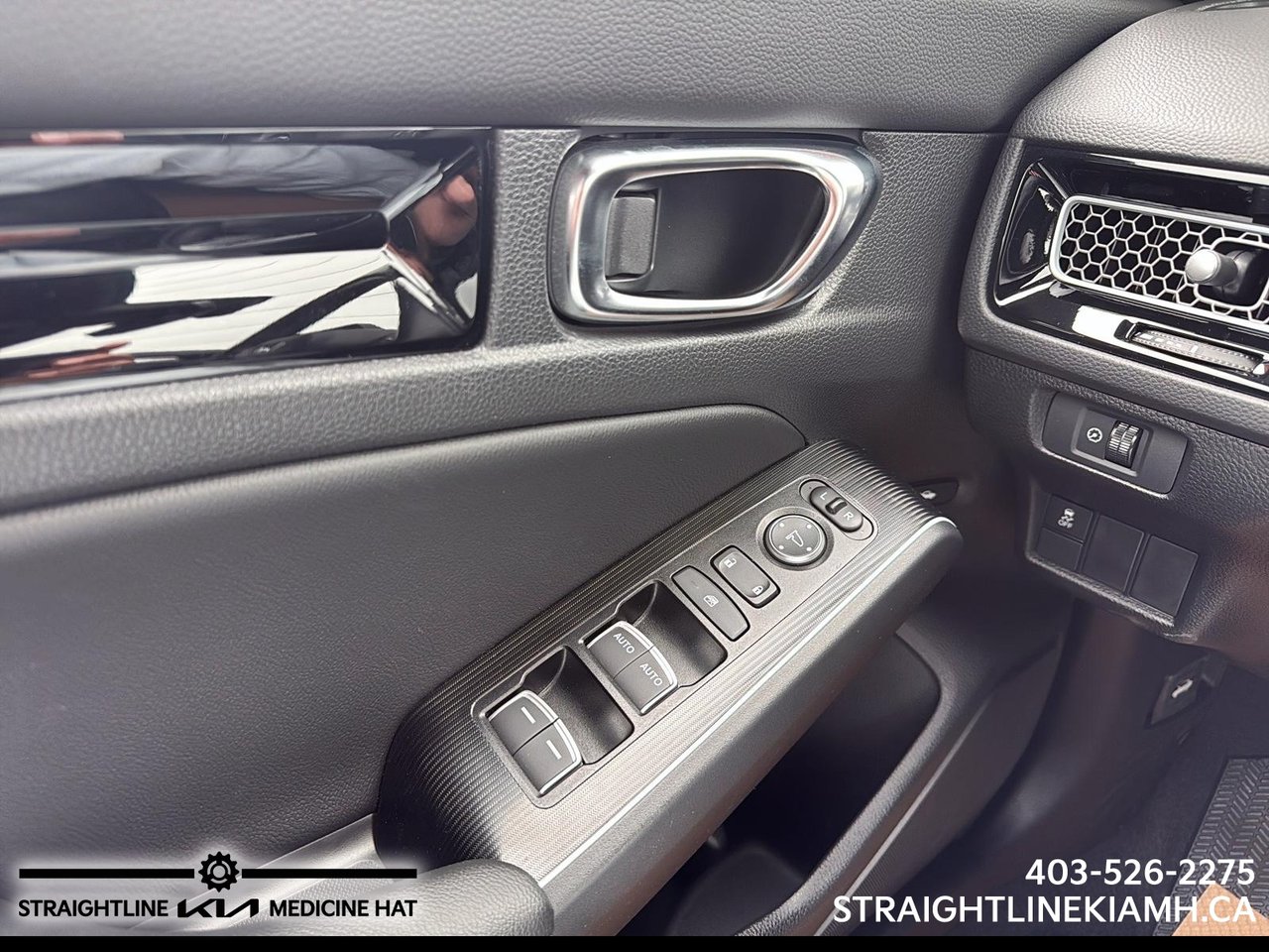 2025 Honda Civic Sedan Hybrid Sport Touring-10