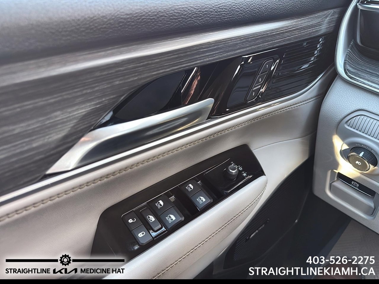 2023 Jeep Wagoneer Series III-10