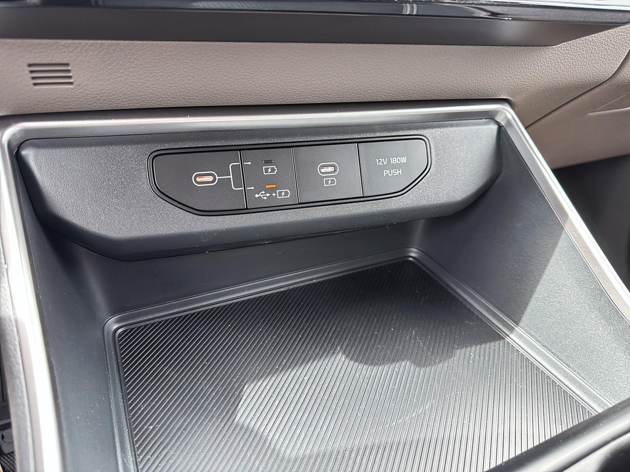 2026 Kia Carnival Hybrid LX+-15