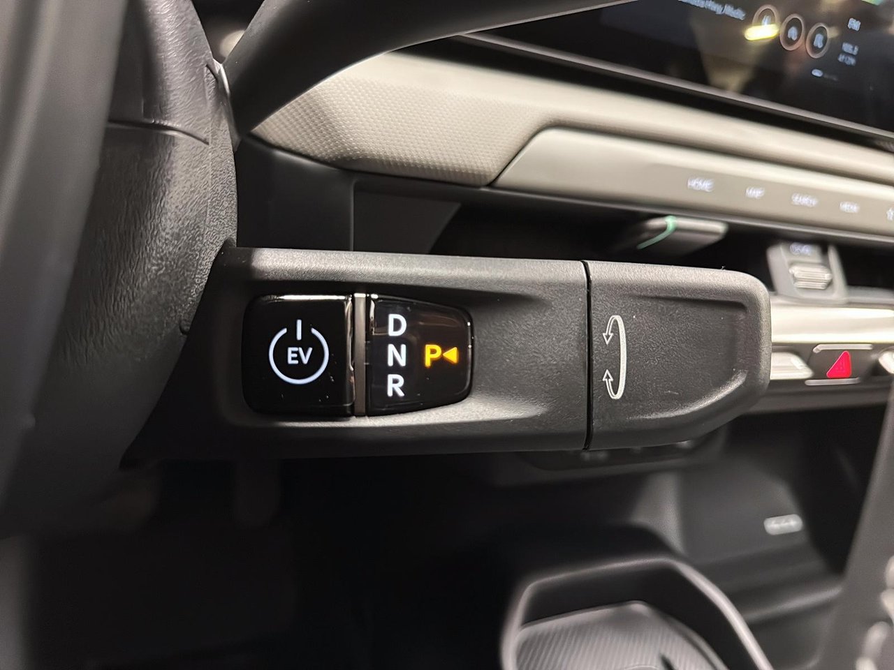 2026 Kia EV4 Wind Premium-14