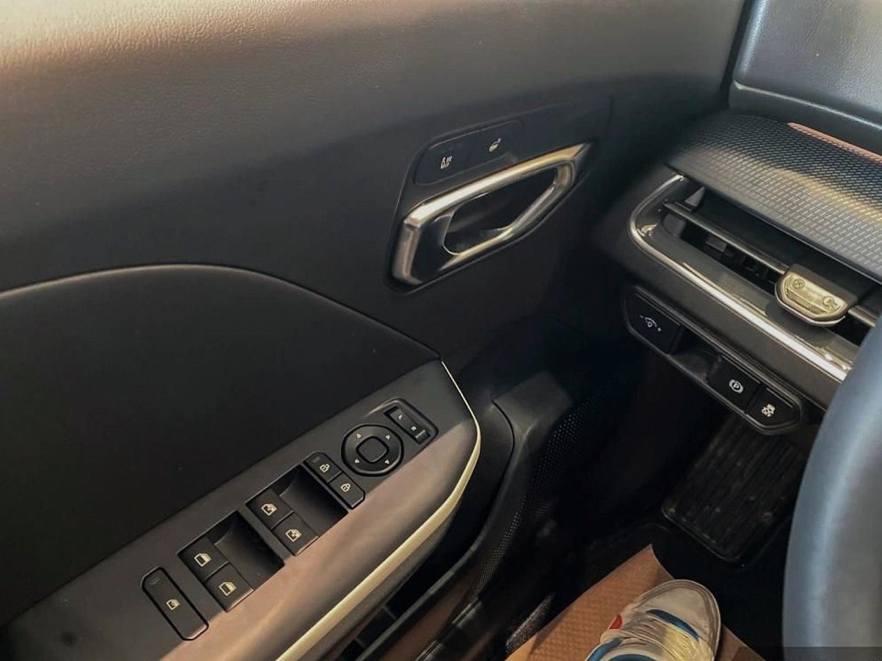 2025 Kia K4 GT-Line Turbo-9