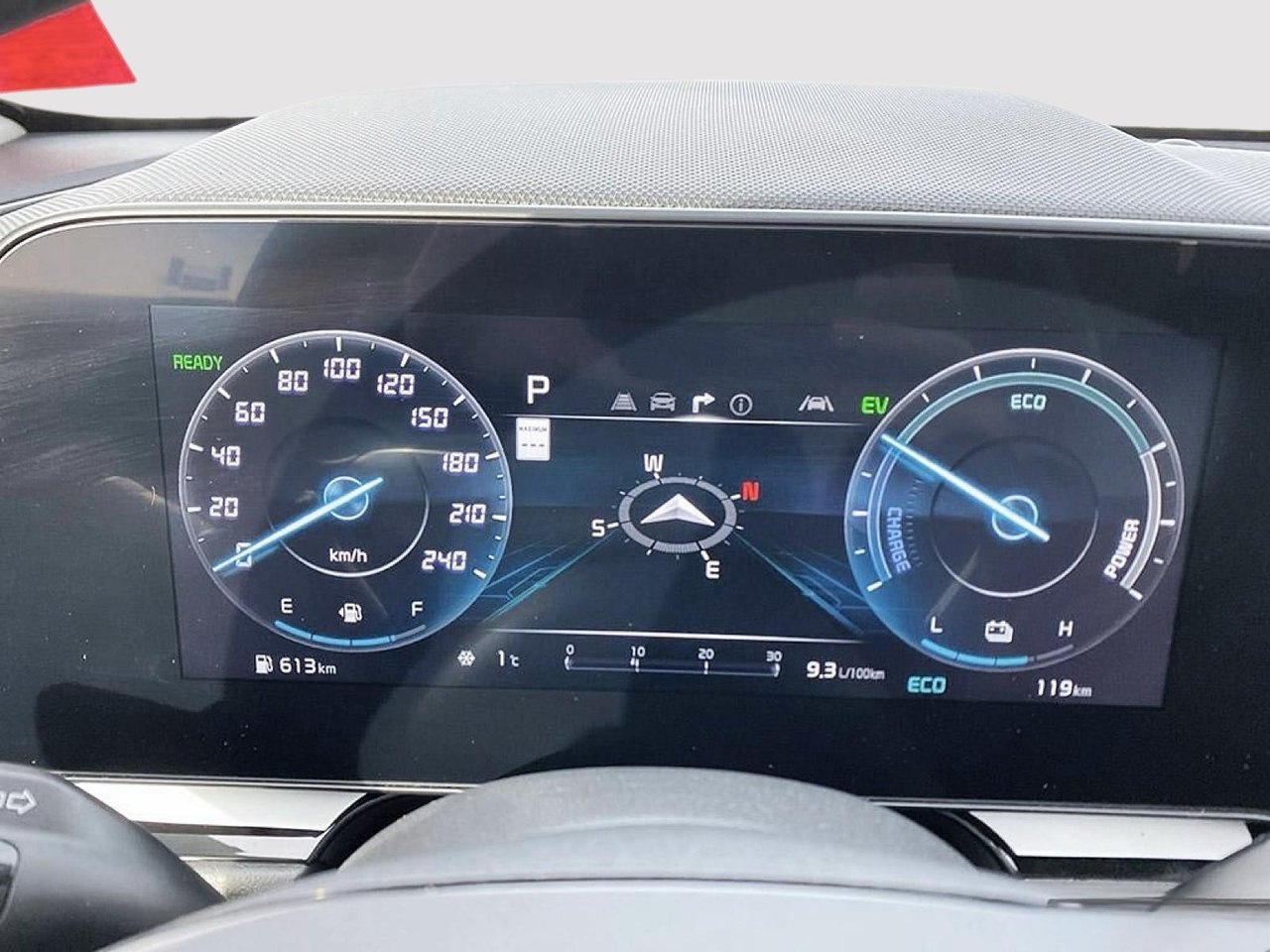 2025 Kia Niro HEV SX-12