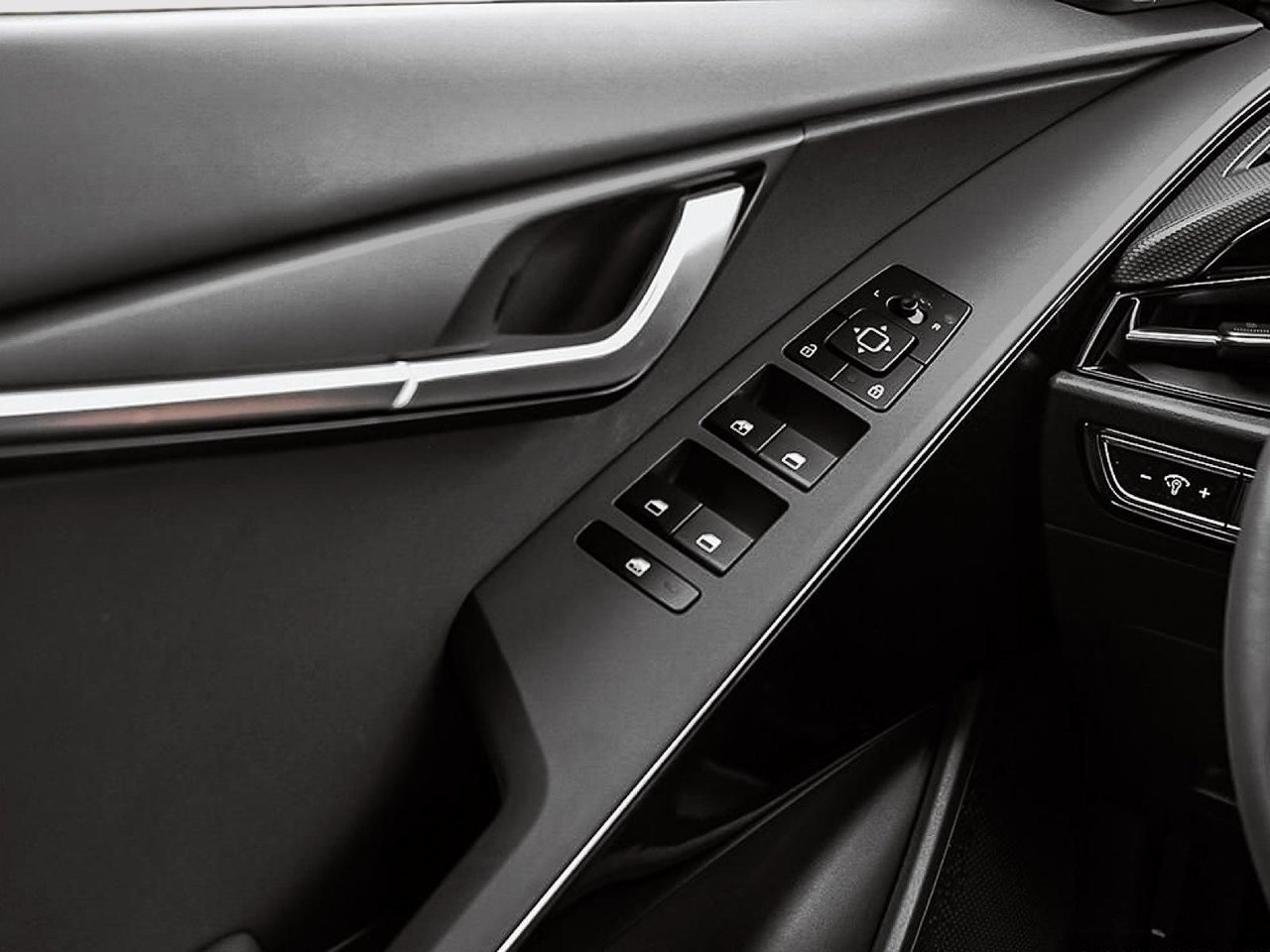 2025 Kia Niro HEV EX-10