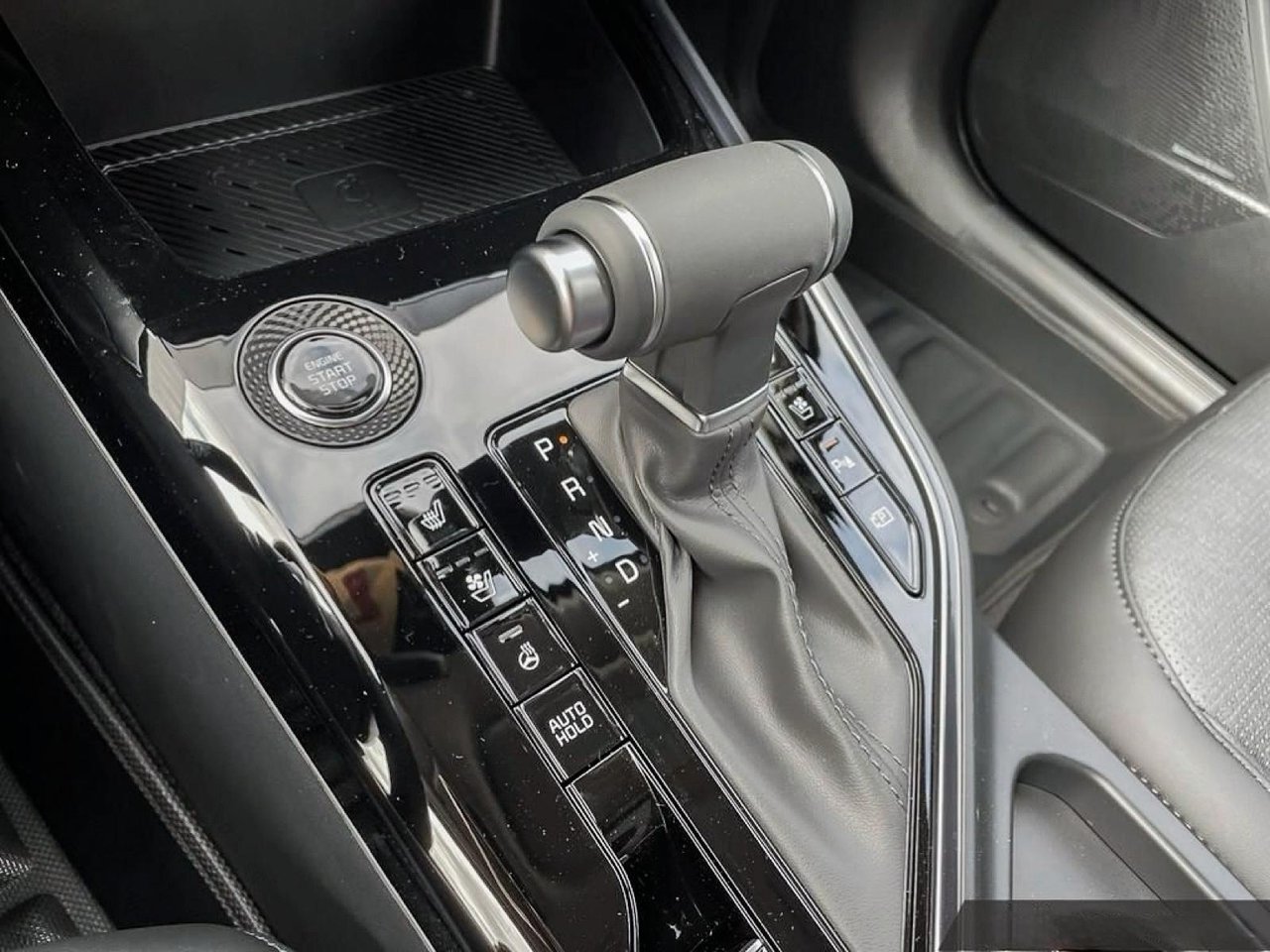 2025 Kia Niro HEV SX-14