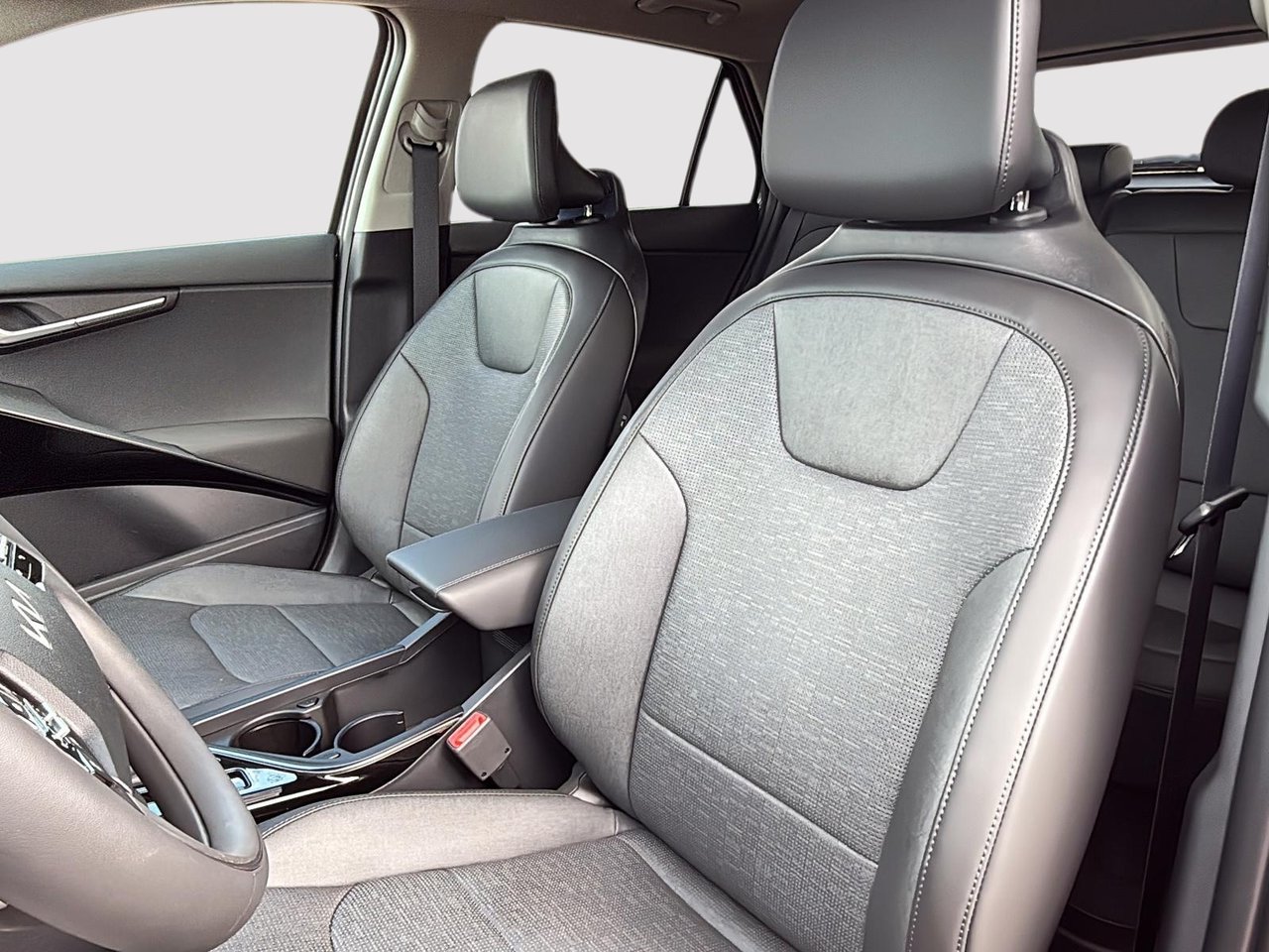 2025 Kia Niro HEV SX-8