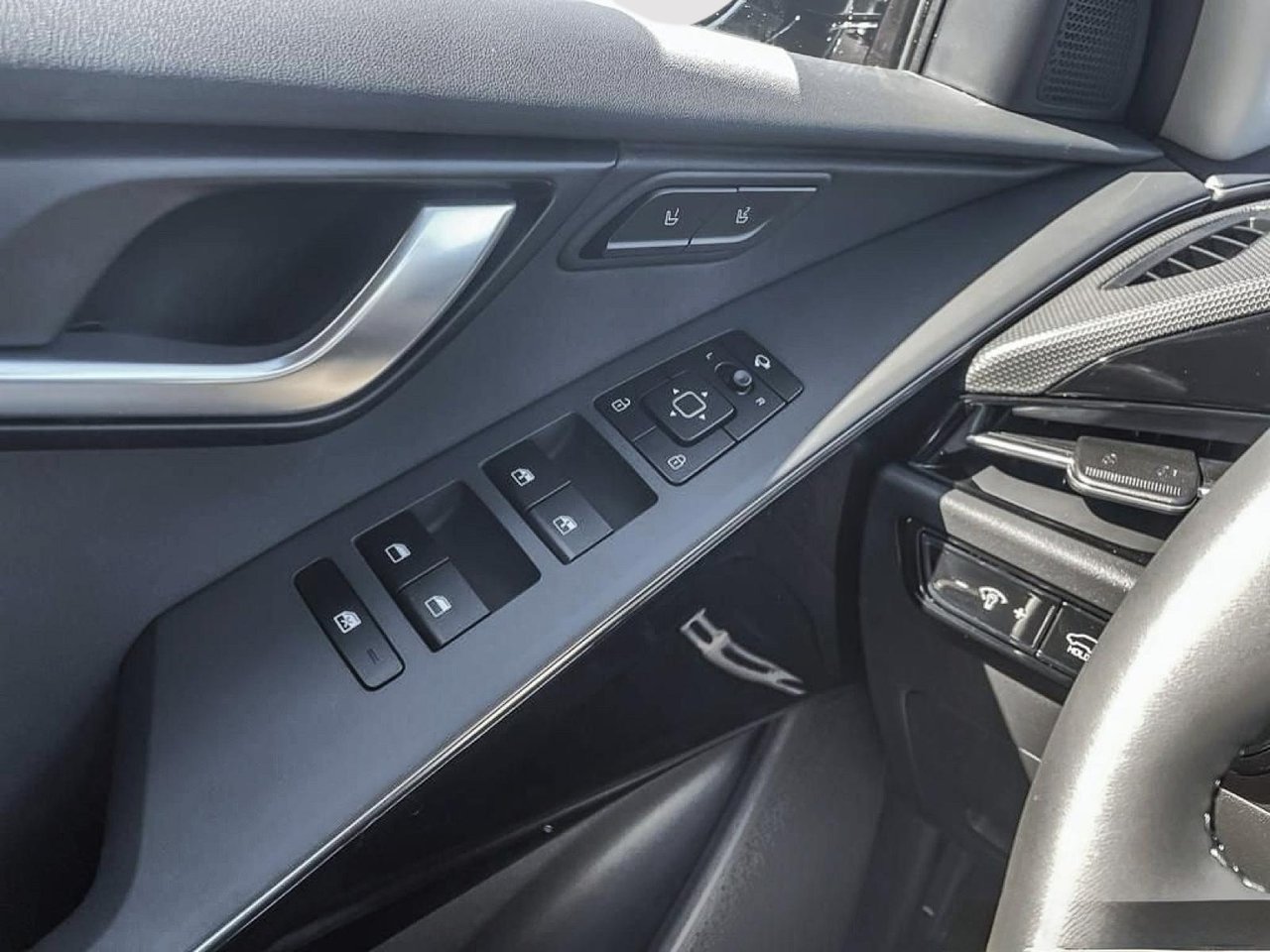 2025 Kia Niro HEV SX-10