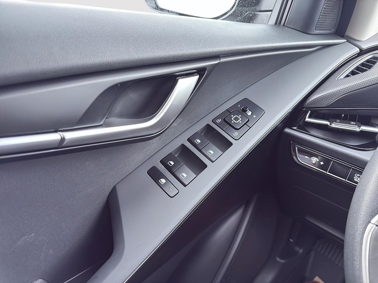 2026 Kia Niro HEV LX-10