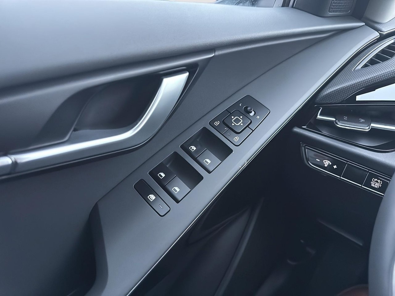 2026 Kia Niro HEV EX-10