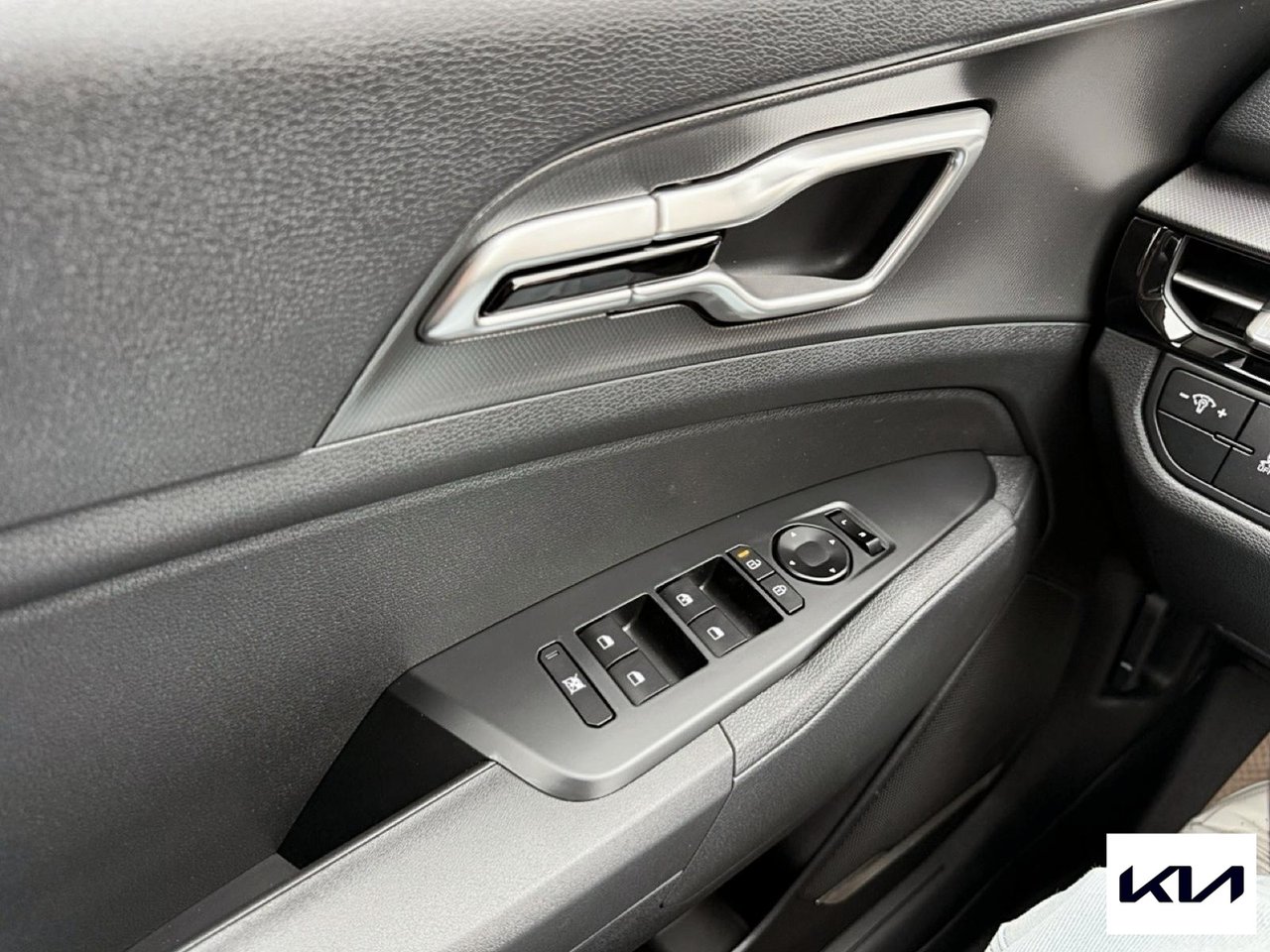 2026 Kia Sportage LX FWD-10