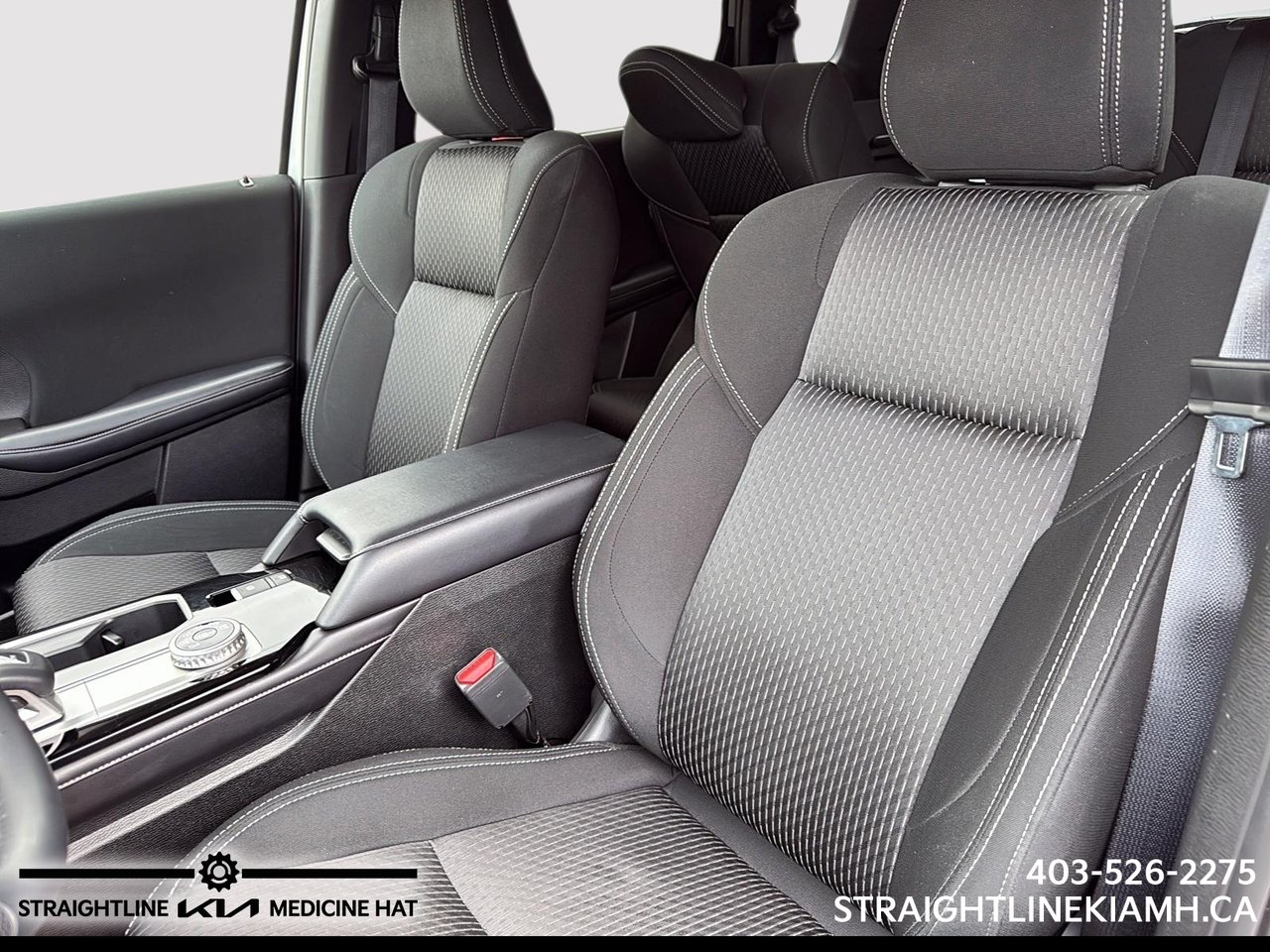 2025 Mitsubishi Outlander ES-8