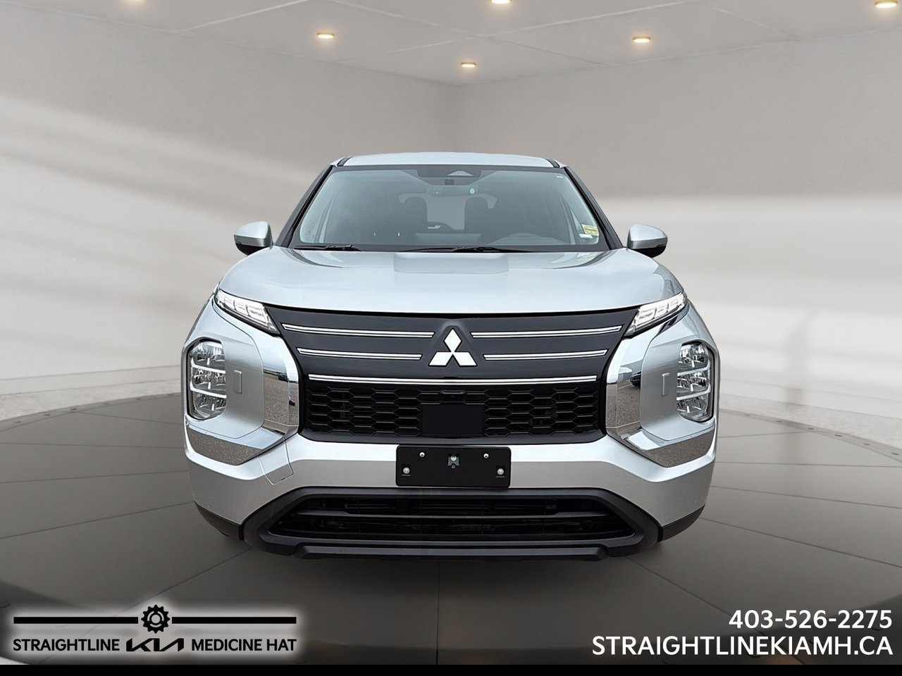 2025 Mitsubishi Outlander ES-1
