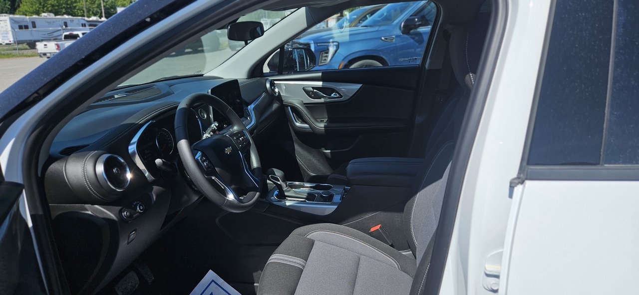 2025 Chevrolet Blazer LT-31