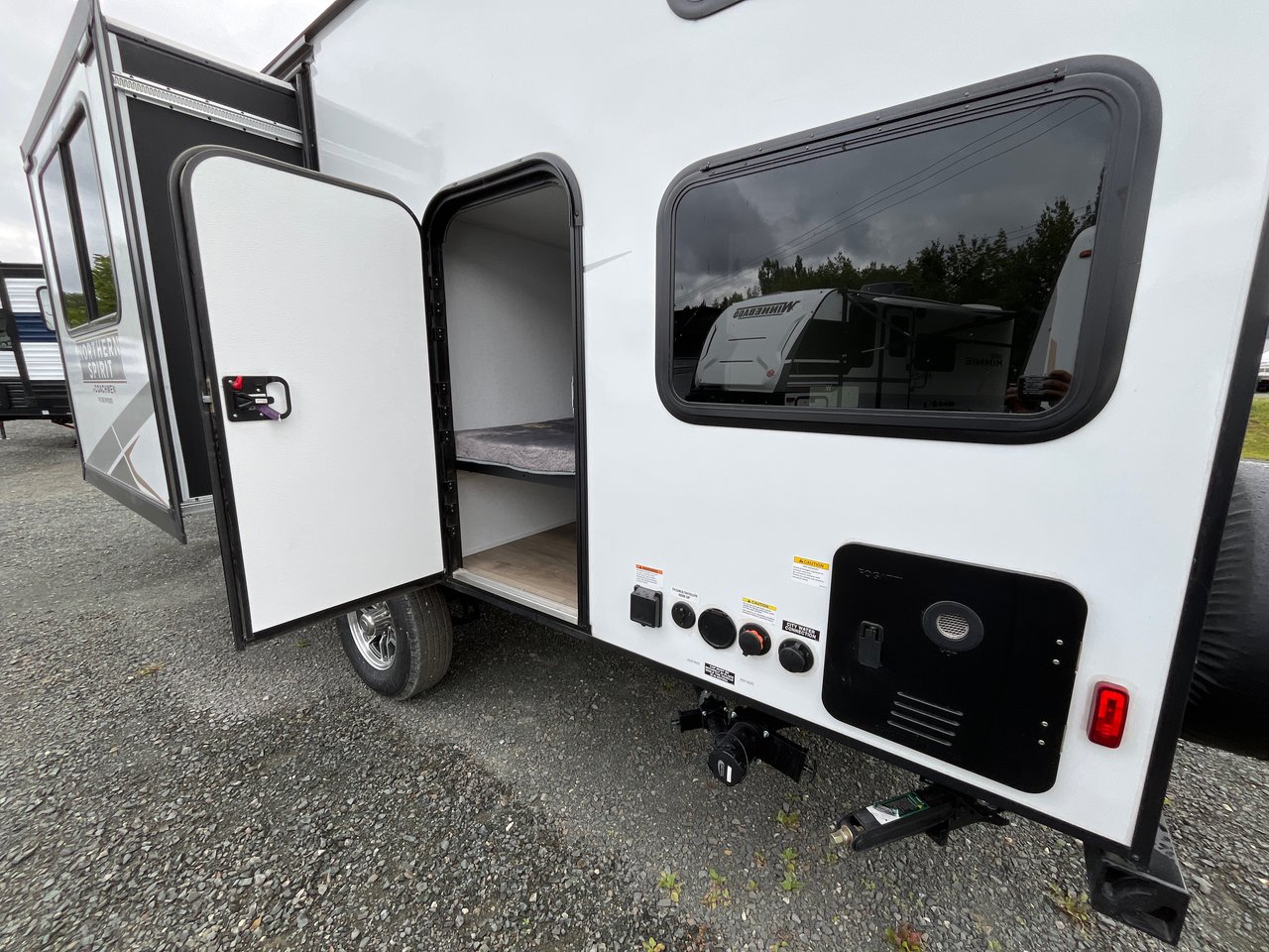 2025 Coachmen Bijou 19BHB-7