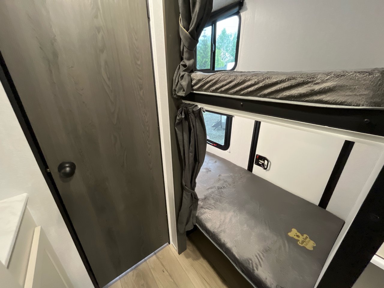 2025 Coachmen Bijou 19BHB-15