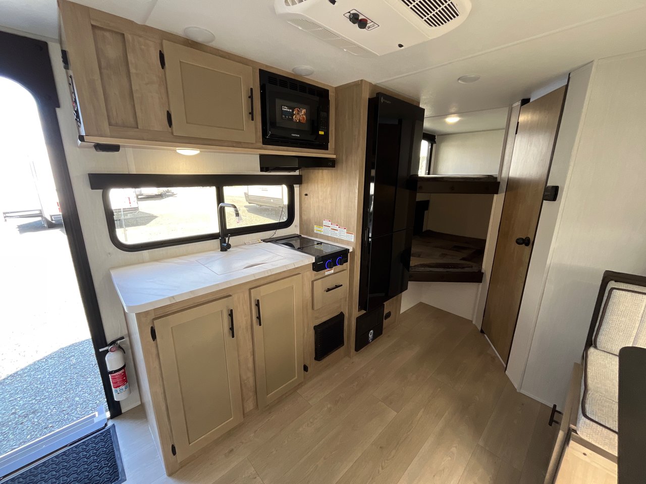 92026 Forest River CHEROKEE WOLF PUP 17JW-11