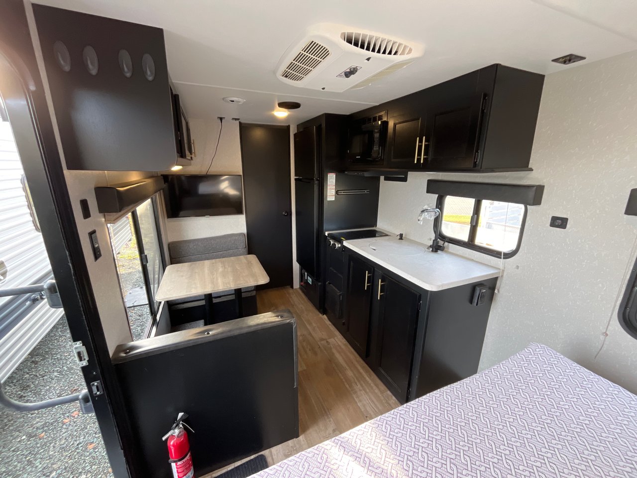 2021 Forest River CHEROKEE WOLF PUP 16FQ-8