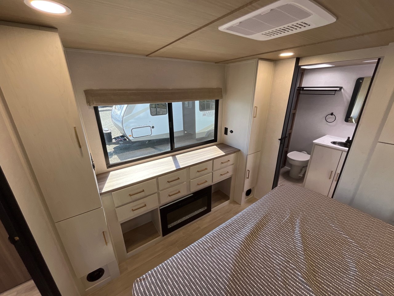 2026 Forest River VIBE EXTREME LITE 2500FIK-11