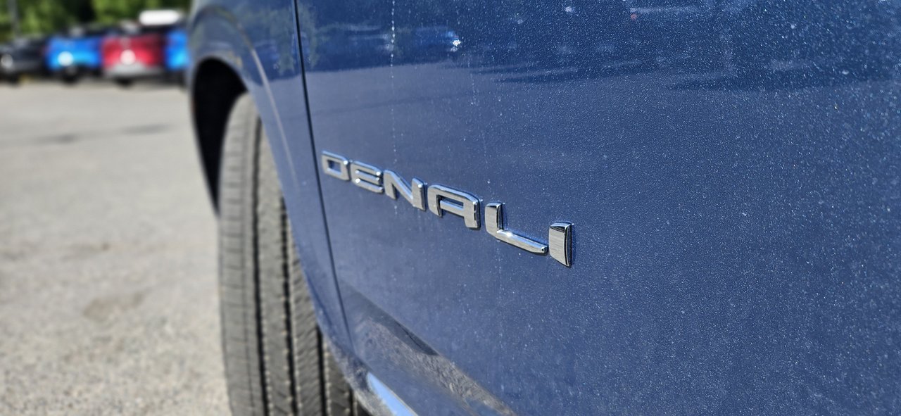 2025 GMC Yukon Denali-16