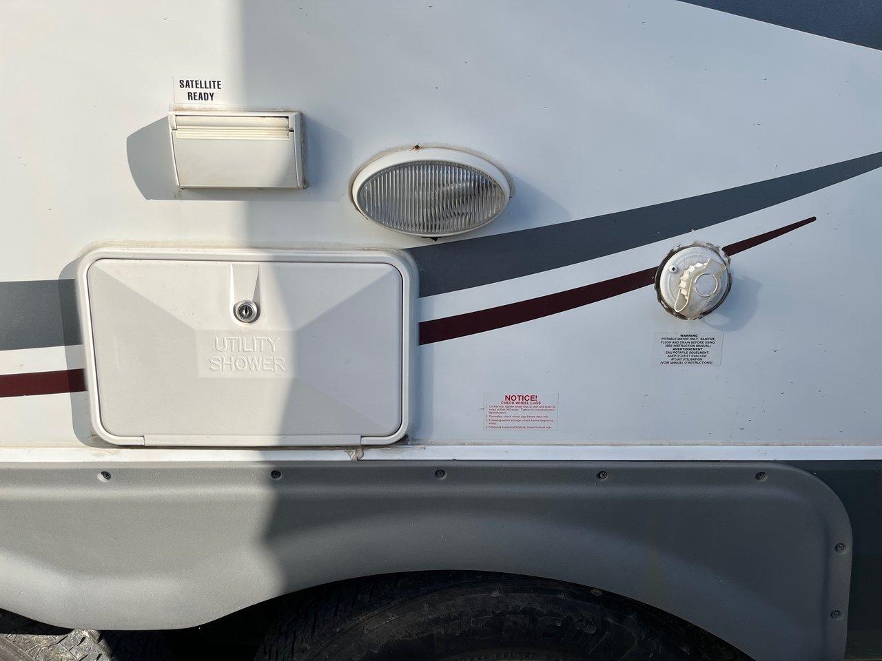 2012 NORTHWOOD ARCTIC FOX 29L-16