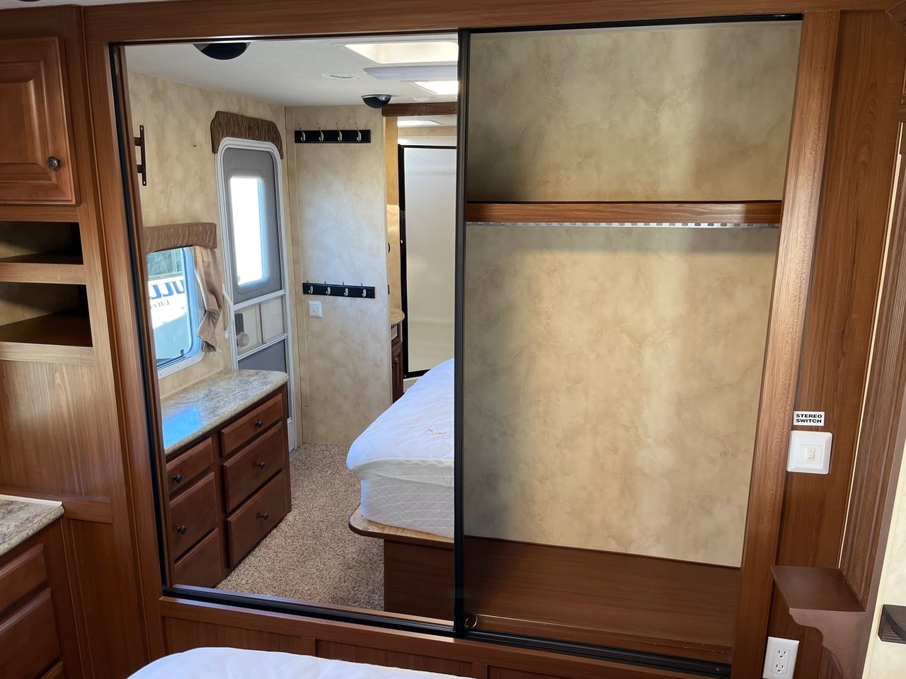 2012 NORTHWOOD ARCTIC FOX 29L-27