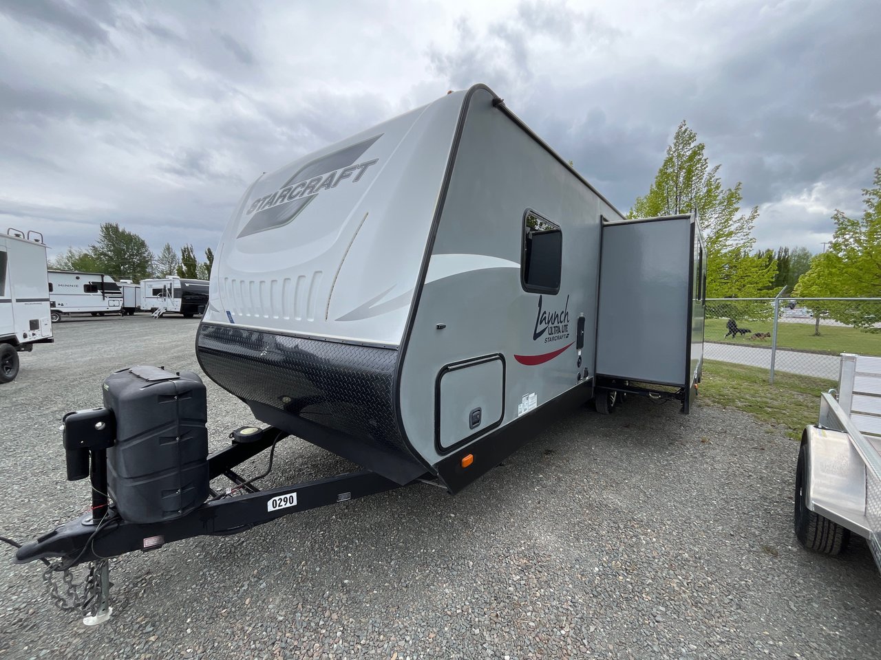 2017 Starcraft Launch Ultra Light 26RLS-1