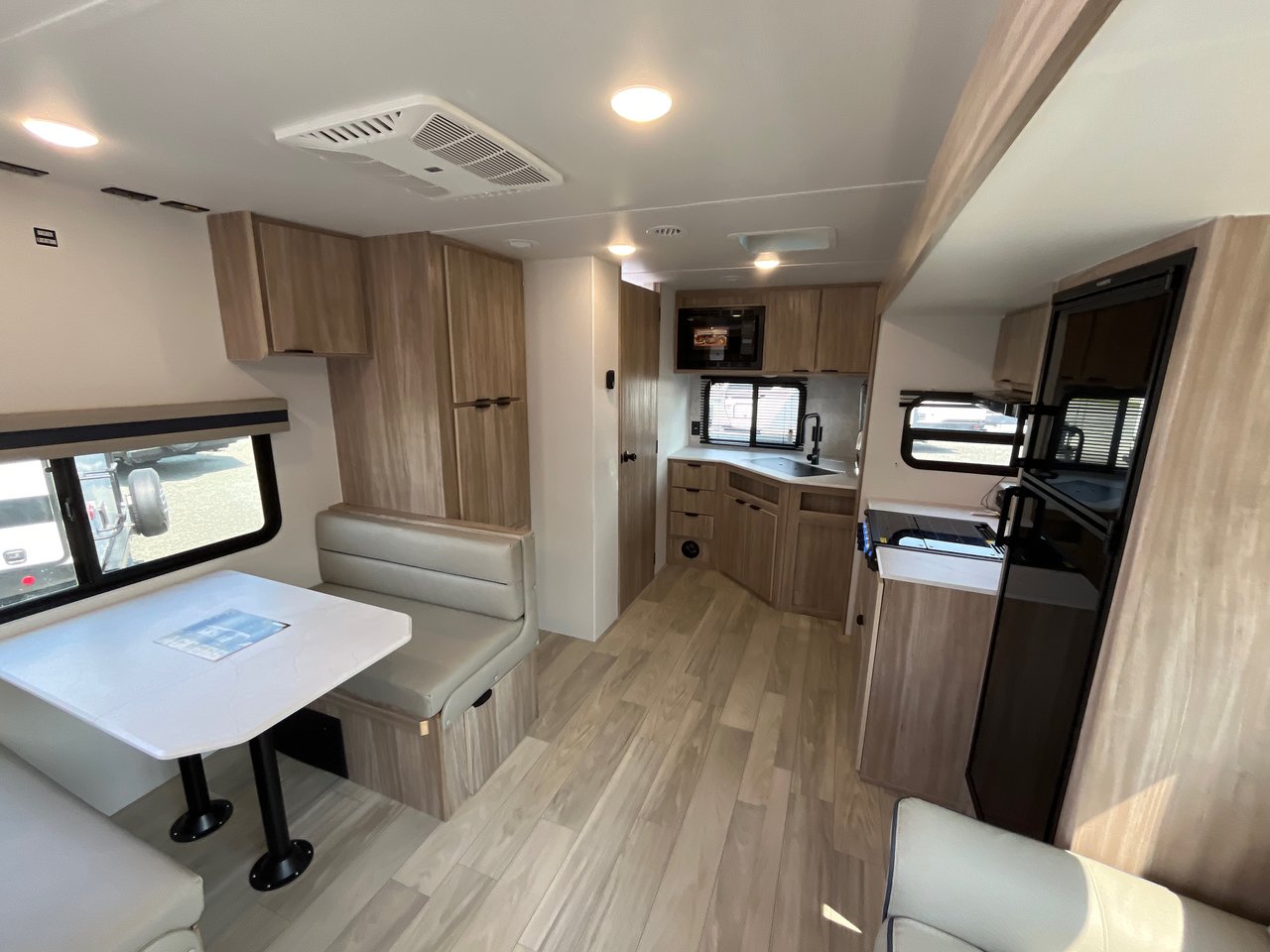 2025 Winnebago Access 25ML-10