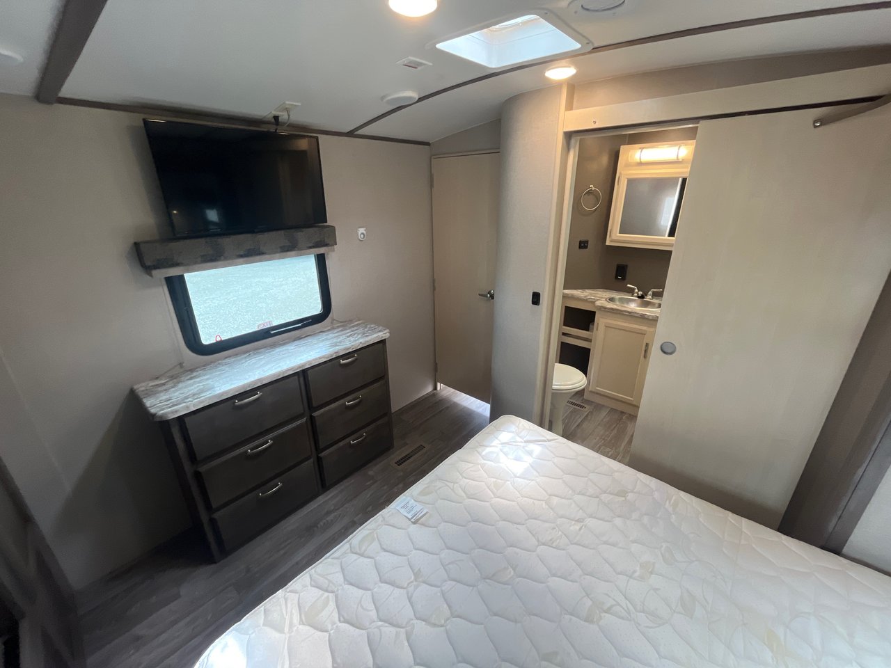 2019 Winnebago Minnie Plus 30RLSS-15