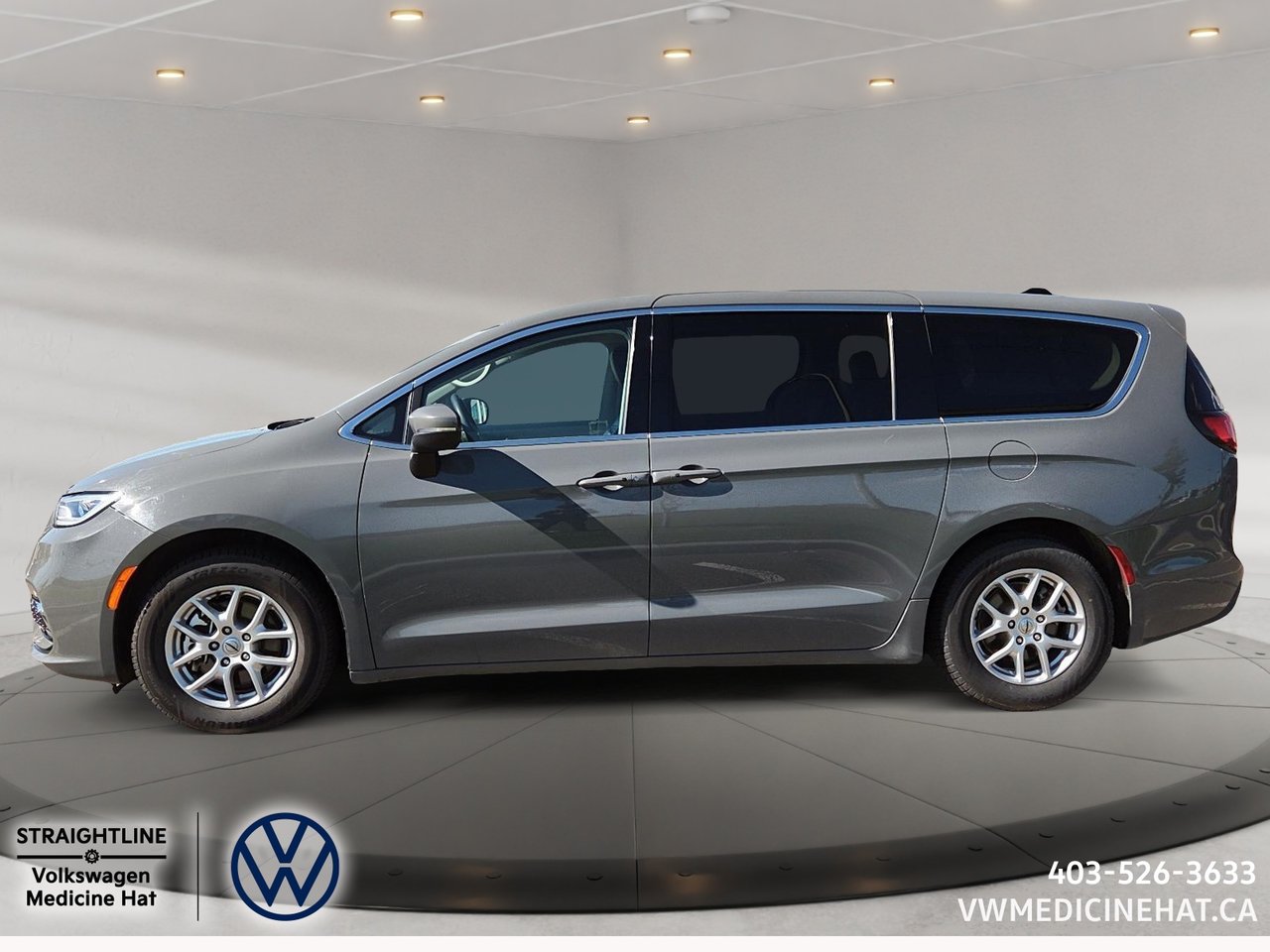 2023 Chrysler Pacifica Touring L-4