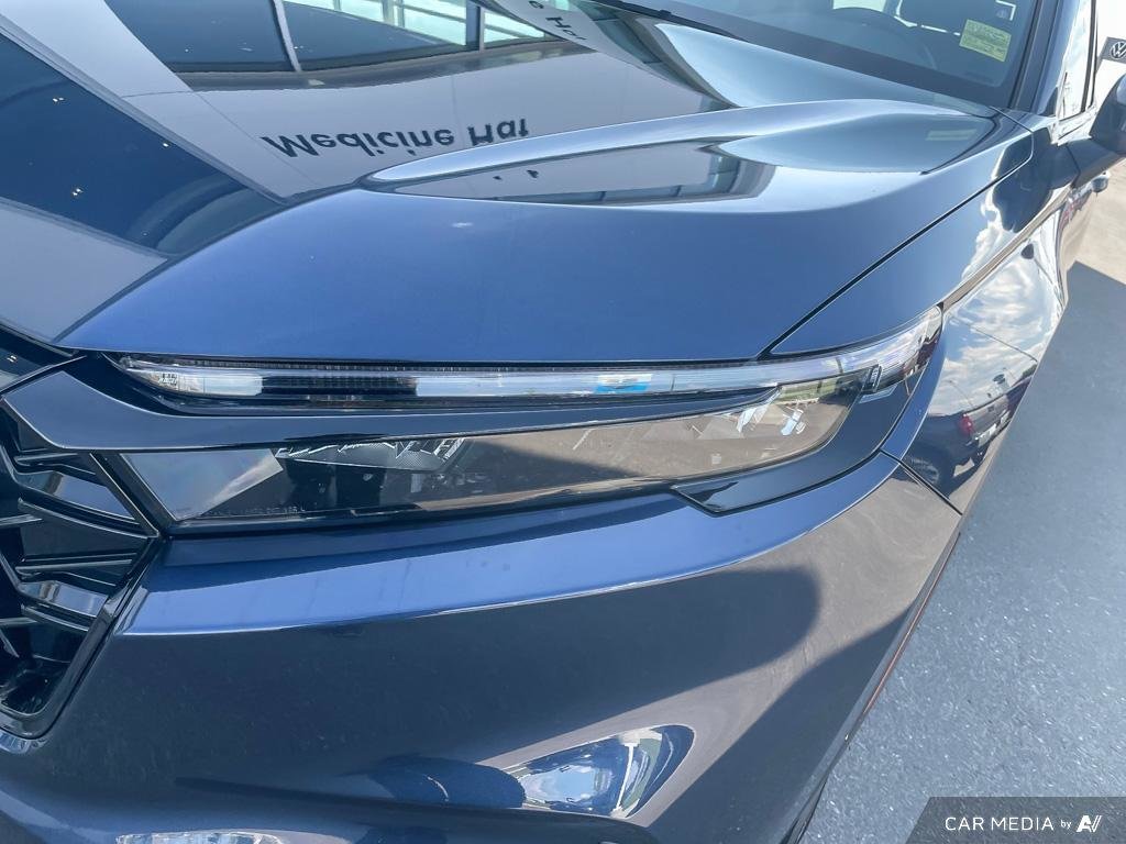 2023 Honda CR-V HYBRID Touring Hybrid Efficiency, AWD, Honda Sensing, Heated Seats