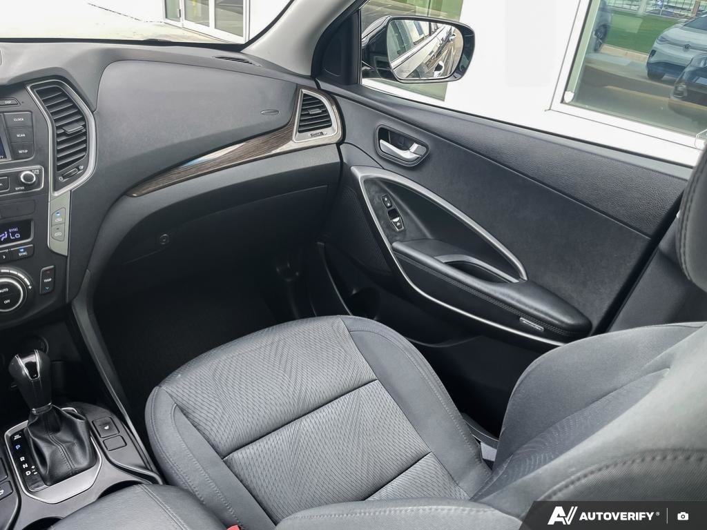 2017 Hyundai Santa Fe Sport Premium 2017 Hyundai Santa Fe Sport – Versatile, Comfortable, and Family-Ready