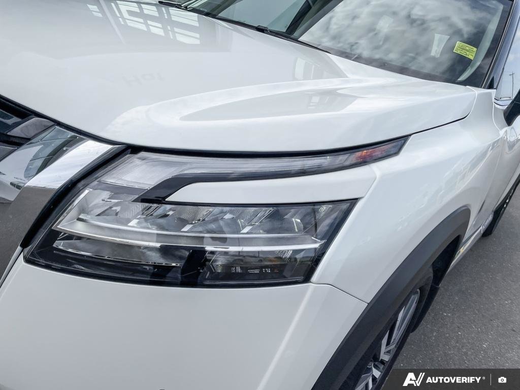 2022 Nissan Pathfinder Platinum Luxury 7-Seater, Panoramic Roof, AWD Confidence