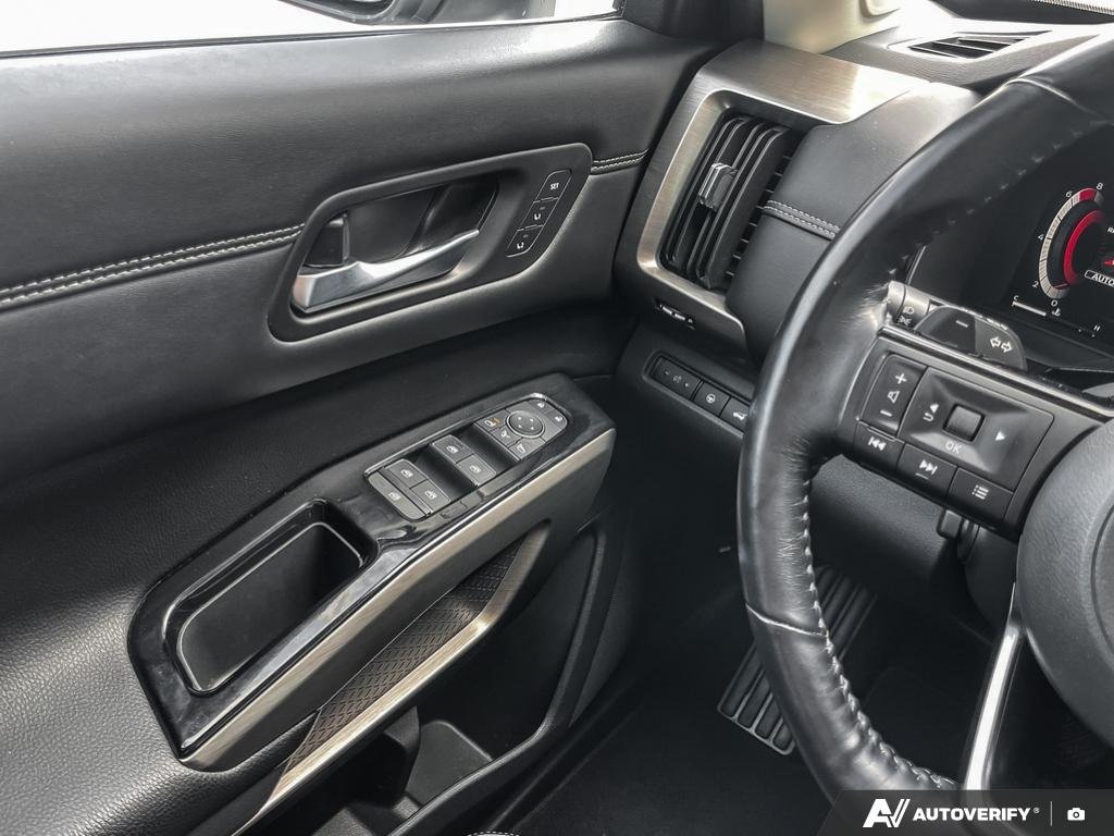 2022 Nissan Pathfinder Platinum Luxury 7-Seater, Panoramic Roof, AWD Confidence