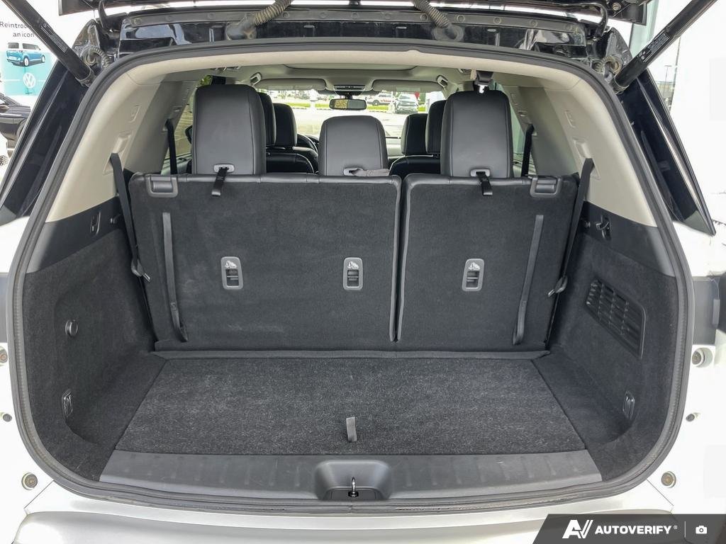 2022 Nissan Pathfinder Platinum Luxury 7-Seater, Panoramic Roof, AWD Confidence