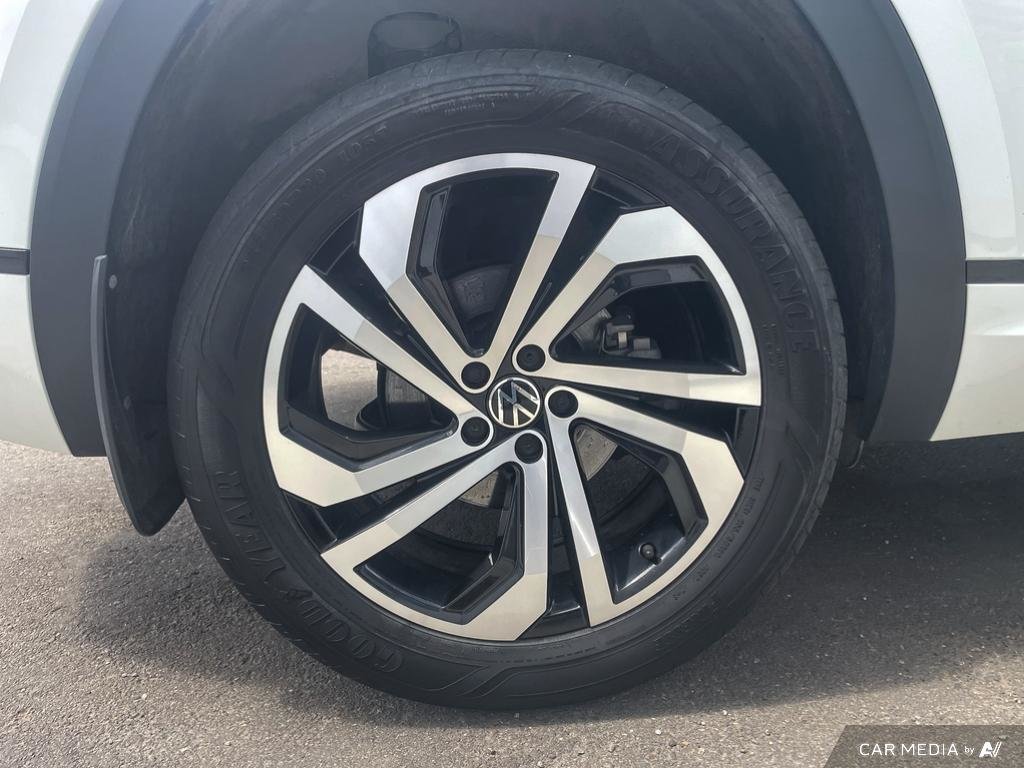 2023 Volkswagen Atlas Cross Sport Highline 2023 Atlas Cross Sport Highline — Elevate Every Drive with Luxury and Power.