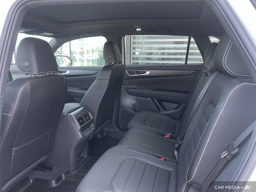 2024 Volkswagen Atlas Cross Sport Highline Bold Style. Premium Comfort. The 2024 Atlas Cross Sport Highline Awaits.
