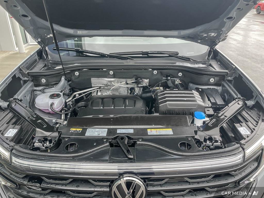 2025 Volkswagen Atlas Cross Sport Comfortline R-Line Black Edition Bold Looks. Confident Drive. The 2025 Atlas Cross Sport Comfortline R-Line Black Edition.