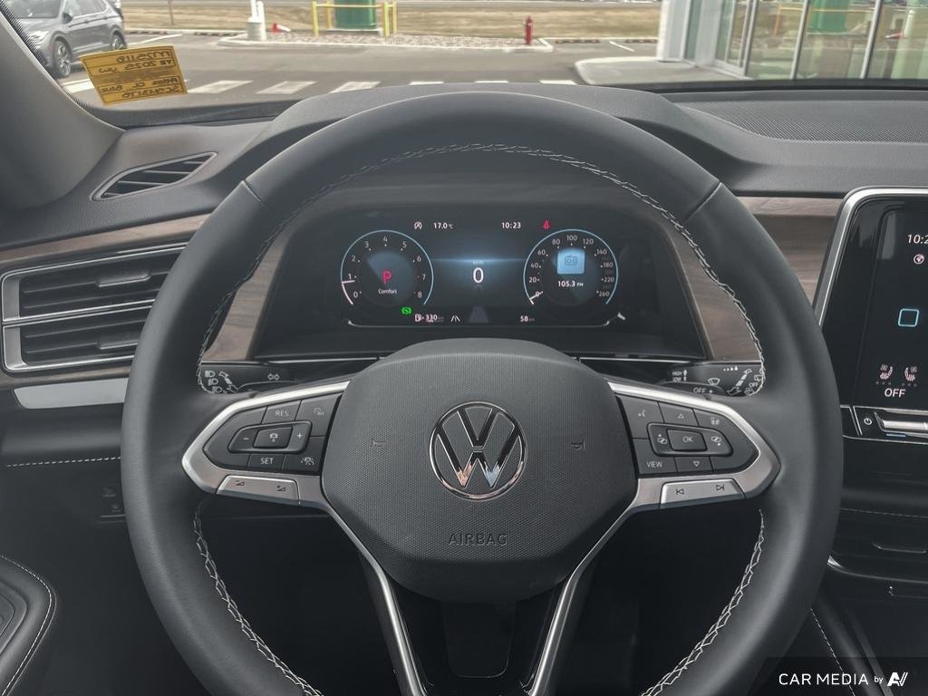 2025 Volkswagen Atlas Comfortline Spacious 7-seater SUV with power, tech, and AWD.