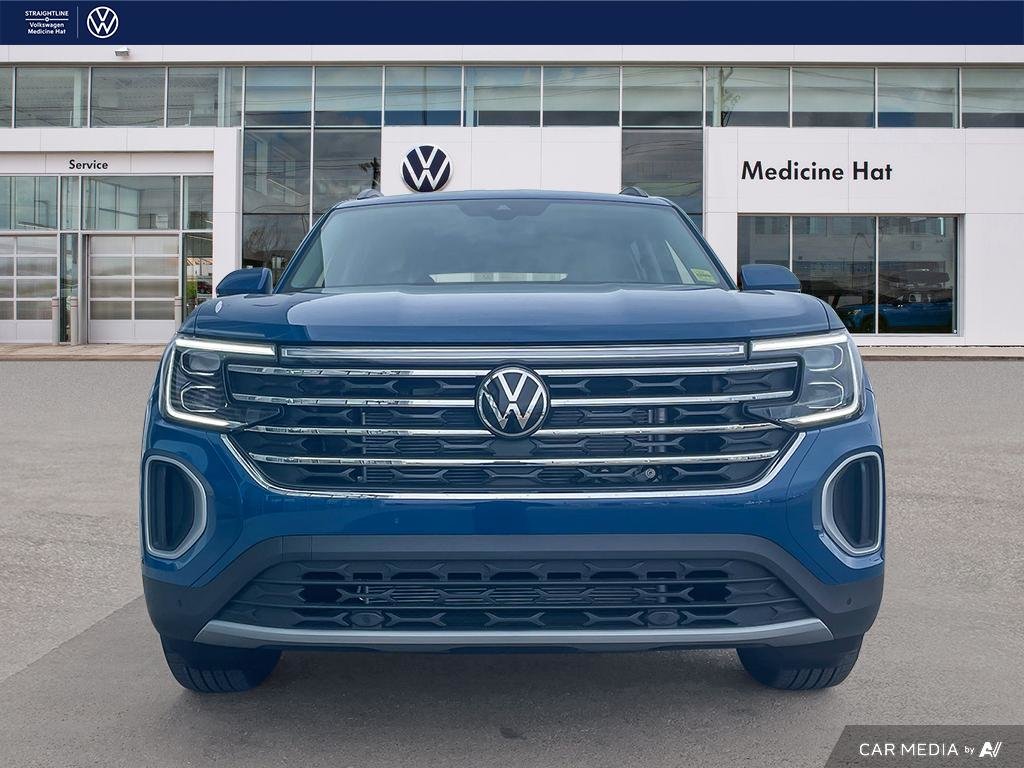 2025 Volkswagen Atlas Comfortline Spacious 7-seater SUV with power, tech, and AWD.