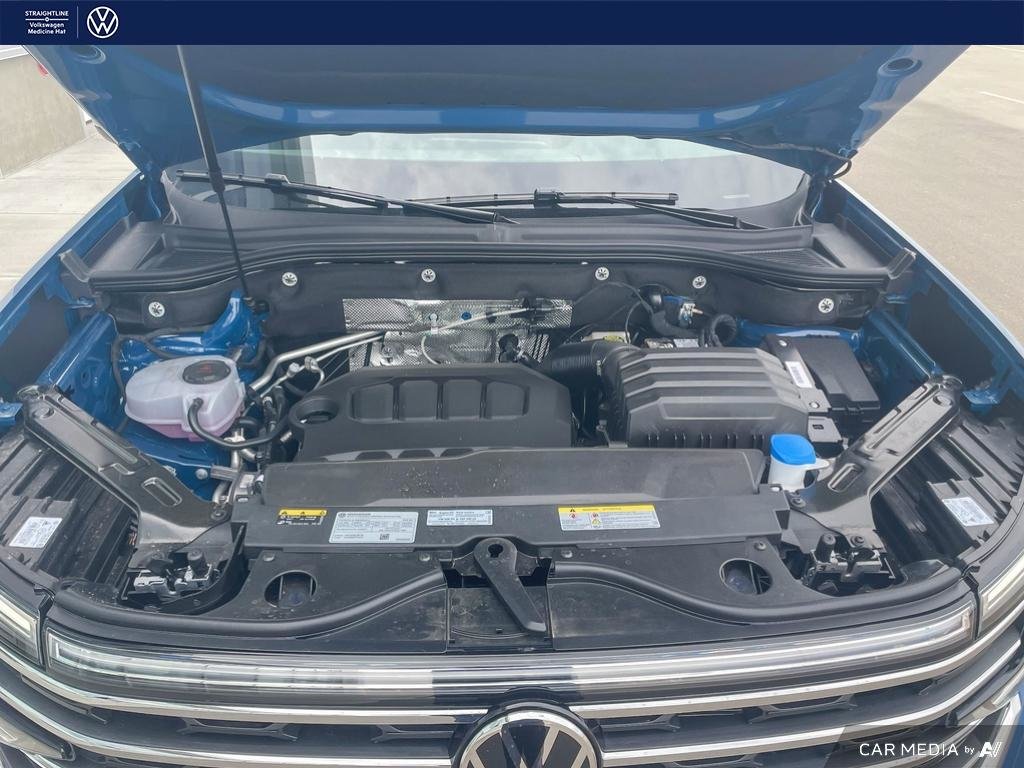 2025 Volkswagen Atlas Comfortline Spacious 7-seater SUV with power, tech, and AWD.