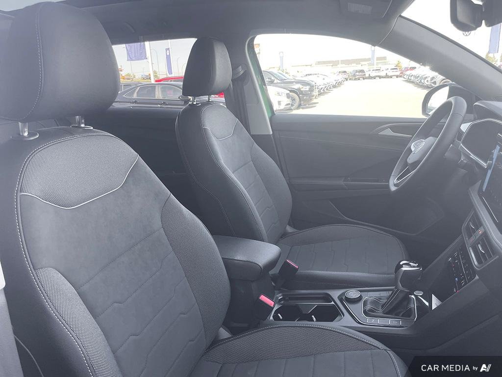 2025 Volkswagen Taos Comfortline Black Edition 4MOTION Black Edition Style, Turbo, Heated Seats, AWD Option