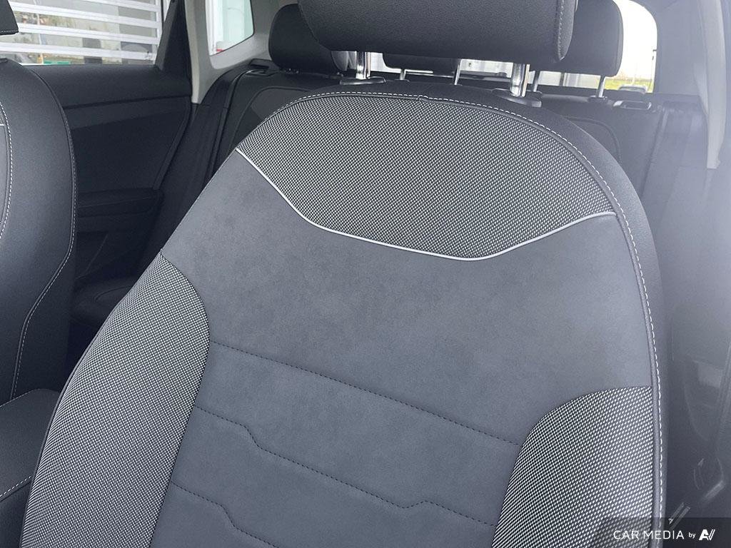 2025 Volkswagen Taos Comfortline Black Edition 4MOTION Black Edition Style, Turbo, Heated Seats, AWD Option