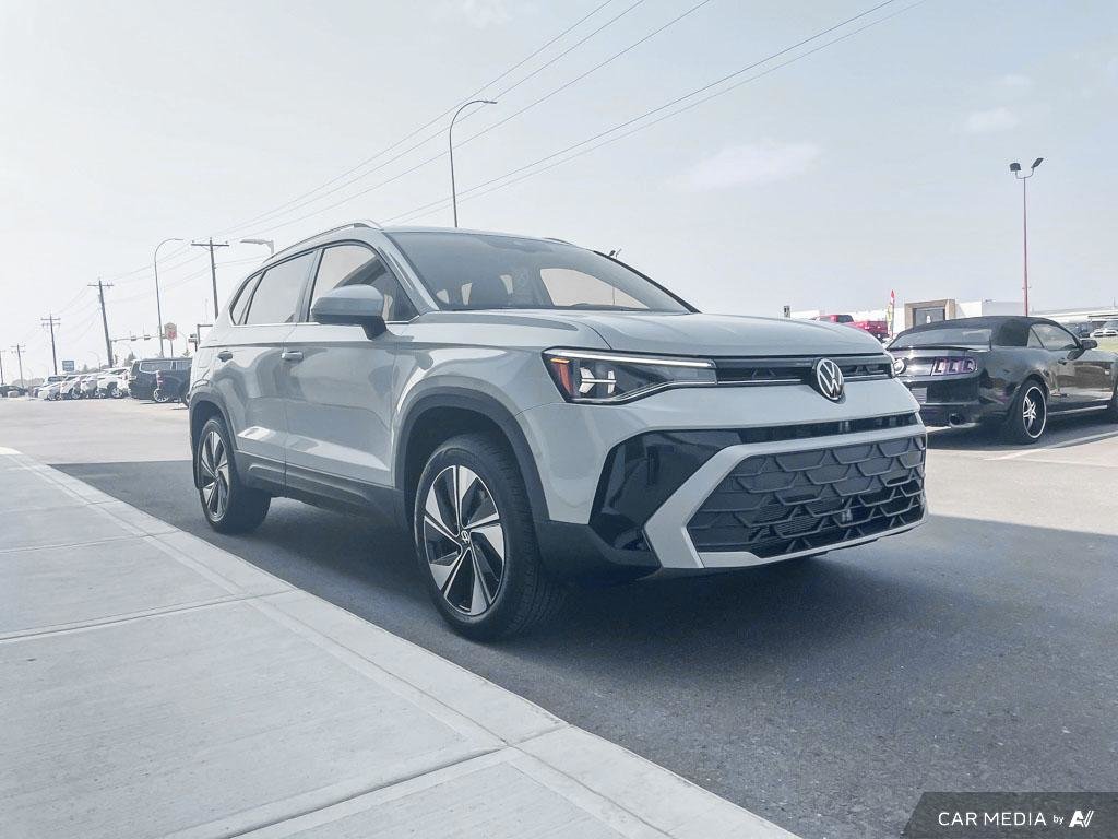 2025 Volkswagen Taos Comfortline 4MOTION Turbo, Heated Seats, AWD Option, Smart Safety Tech