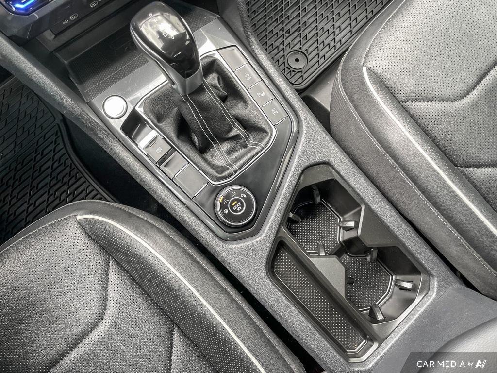 2022 Volkswagen Tiguan Highline R-Line R-Line Sport, Heated Seats, AWD, Tech Features