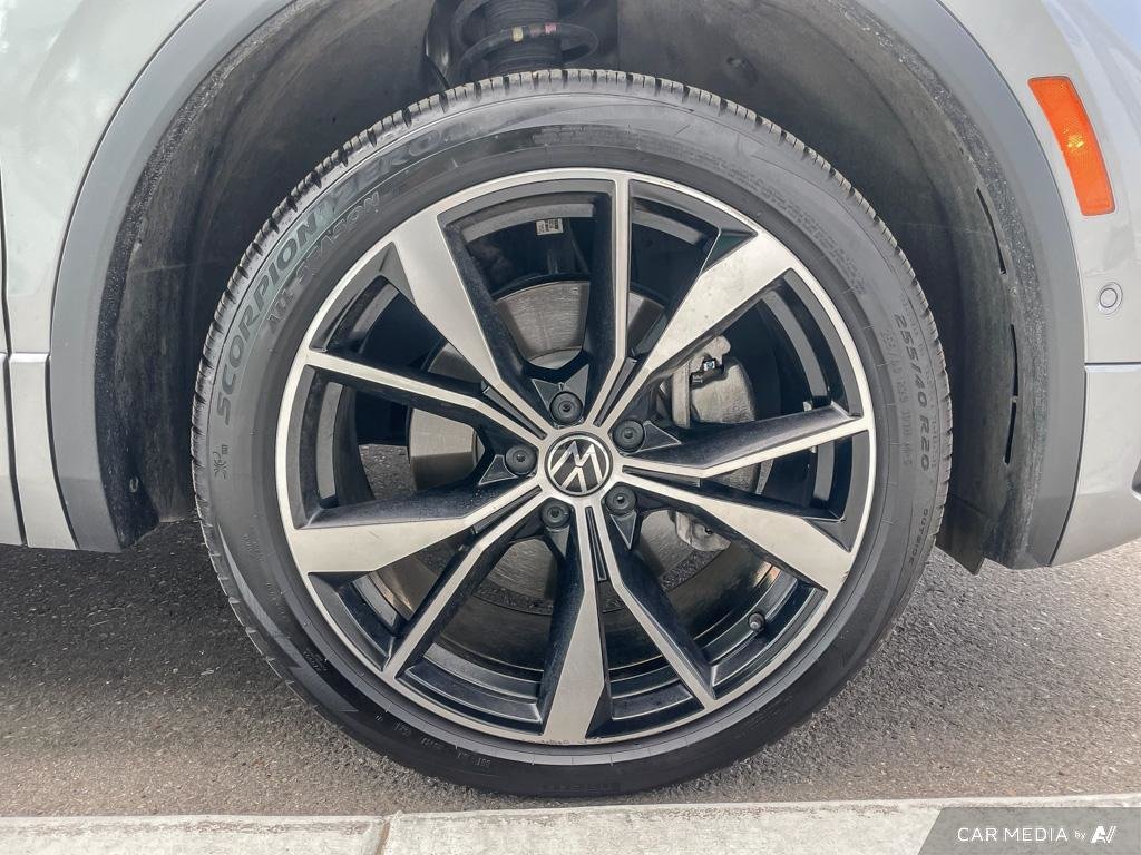 2022 Volkswagen Tiguan Highline R-Line R-Line Sport, Heated Seats, AWD, Tech Features