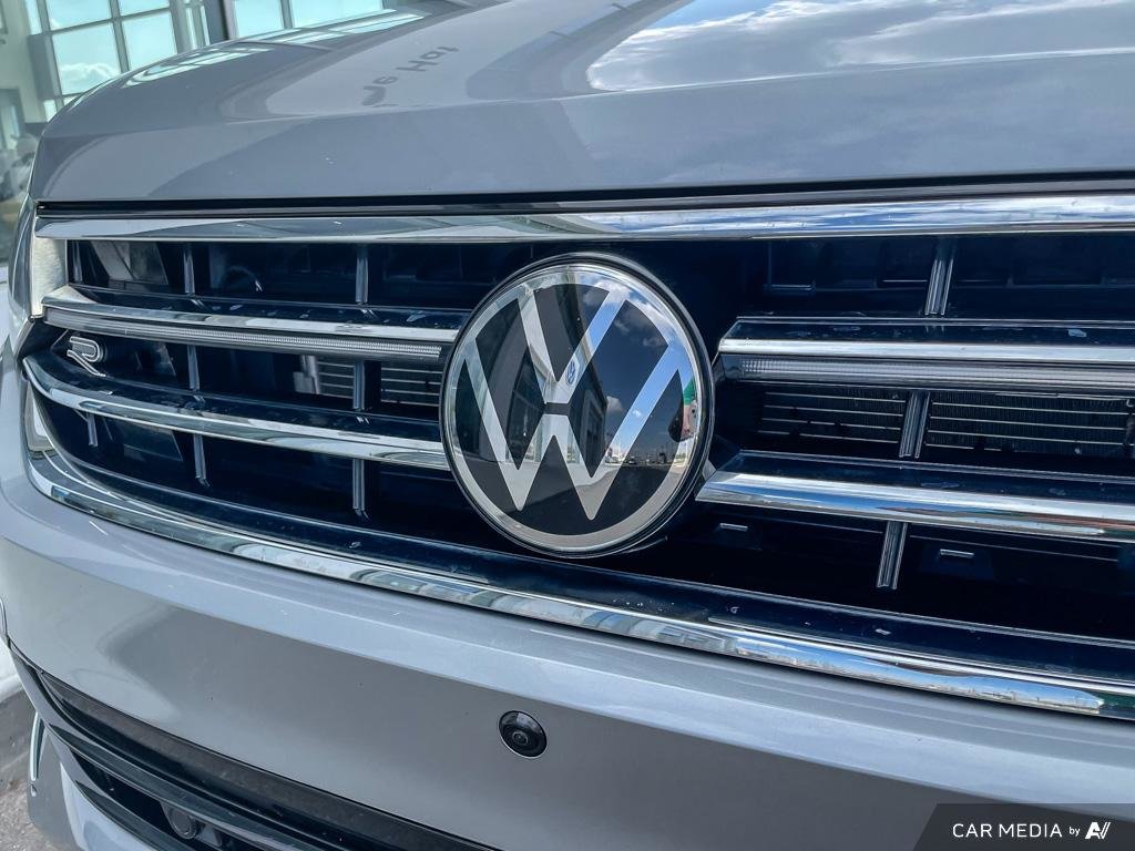 2022 Volkswagen Tiguan Highline R-Line R-Line Sport, Heated Seats, AWD, Tech Features