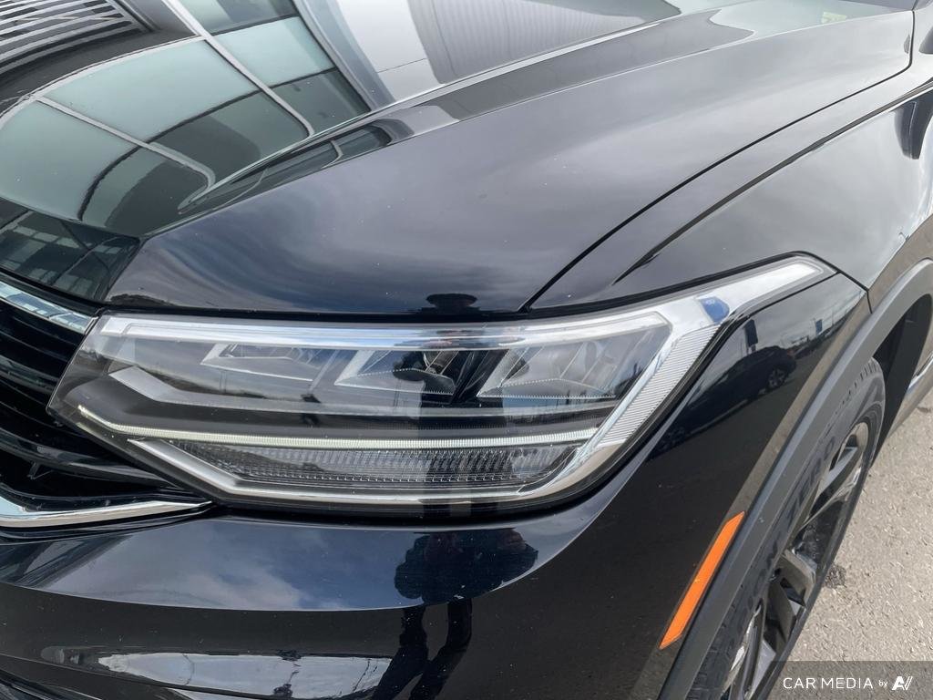 2024 Volkswagen Tiguan Comfortline R-Line Black Edition R-Line Style, Heated Seats, Safety Tech, Low KM