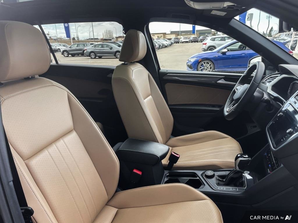 2024 Volkswagen Tiguan Comfortline R-Line Black Edition R-Line Style, Heated Seats, Safety Tech, Low KM